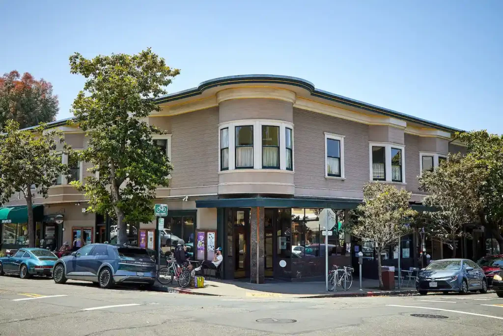 4 Bedroom Homes for Sale 6 Berkeley OriginalPeetsCoffee 2