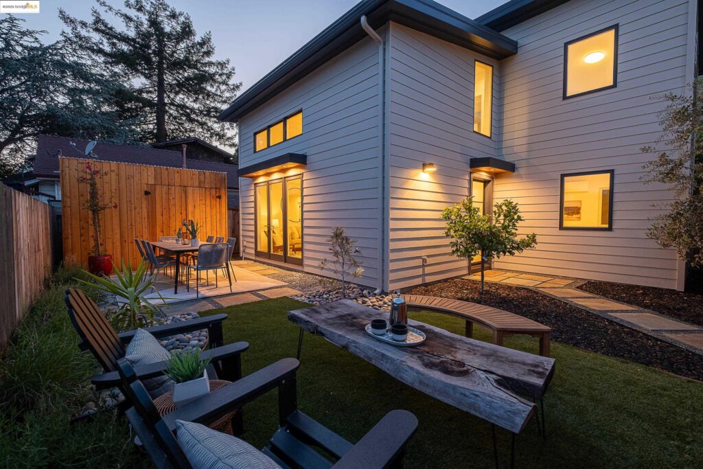 4 Bedroom Homes for Sale 2 Spacious private back yard at listing 2514 Mathews St, Berkeley, CA.