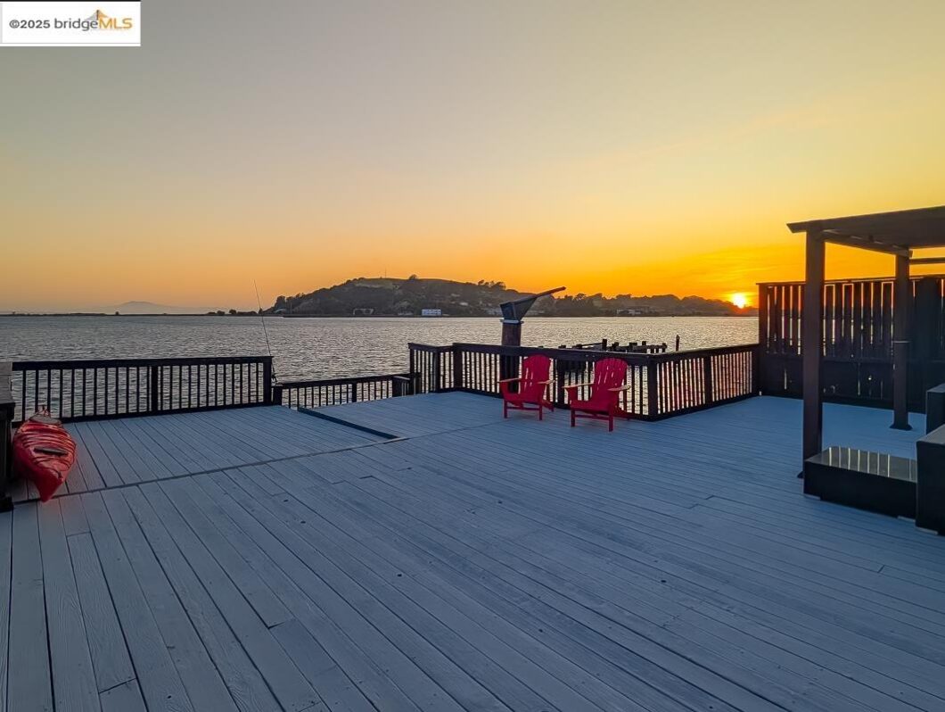 8 Sandy Beach Road 1 41105501