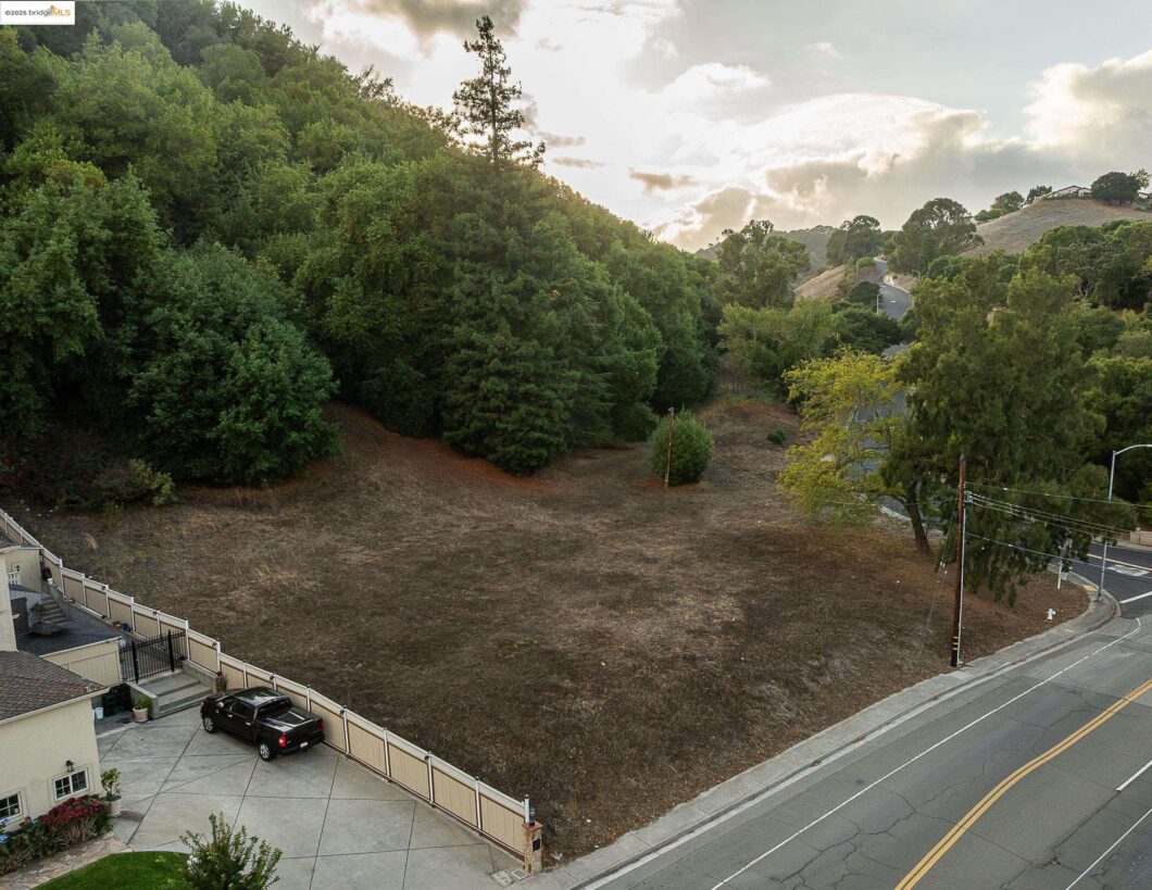 3300 Pinole Valley Rd 1 41114627