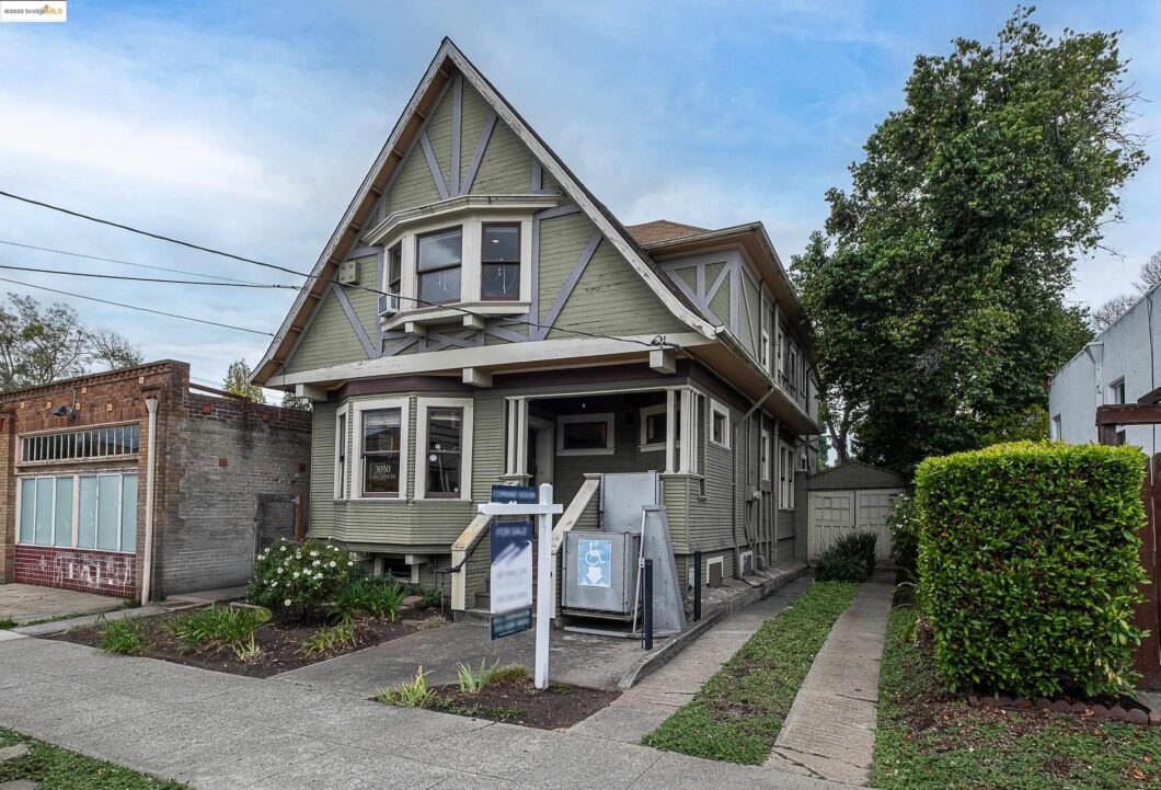 3048 Shattuck 1 41115116