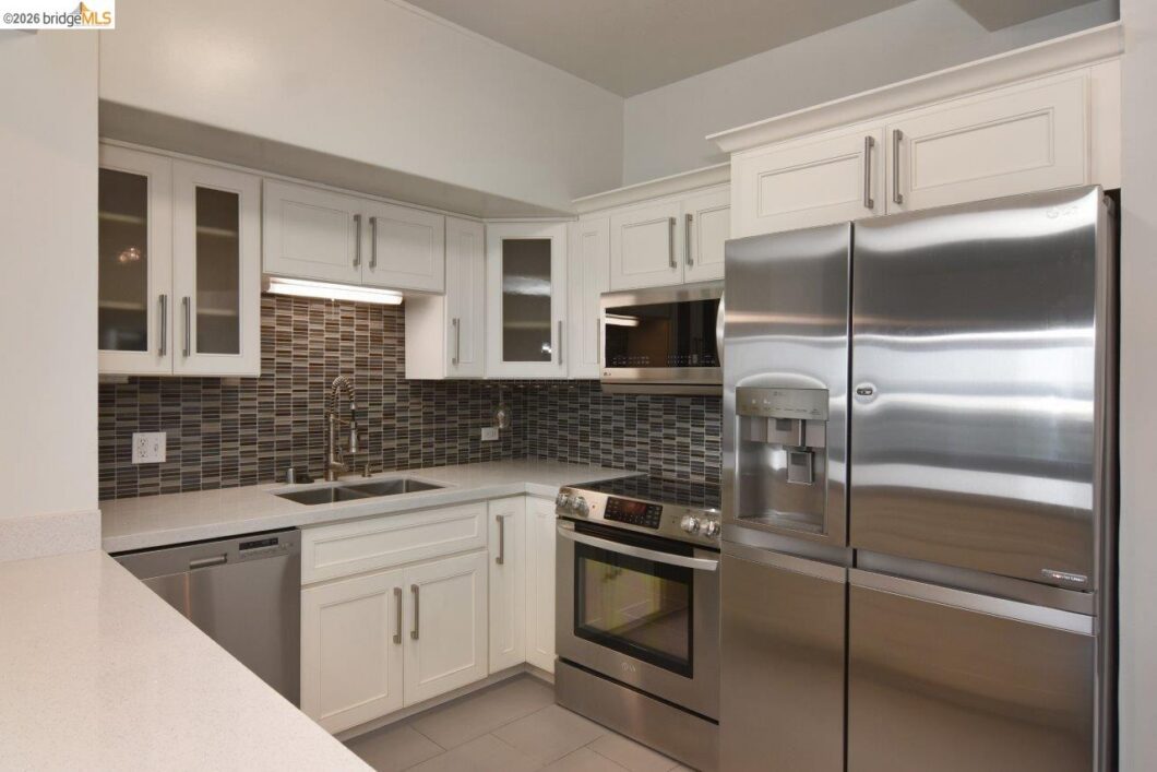 6363 Christie Ave 602 1 41140407