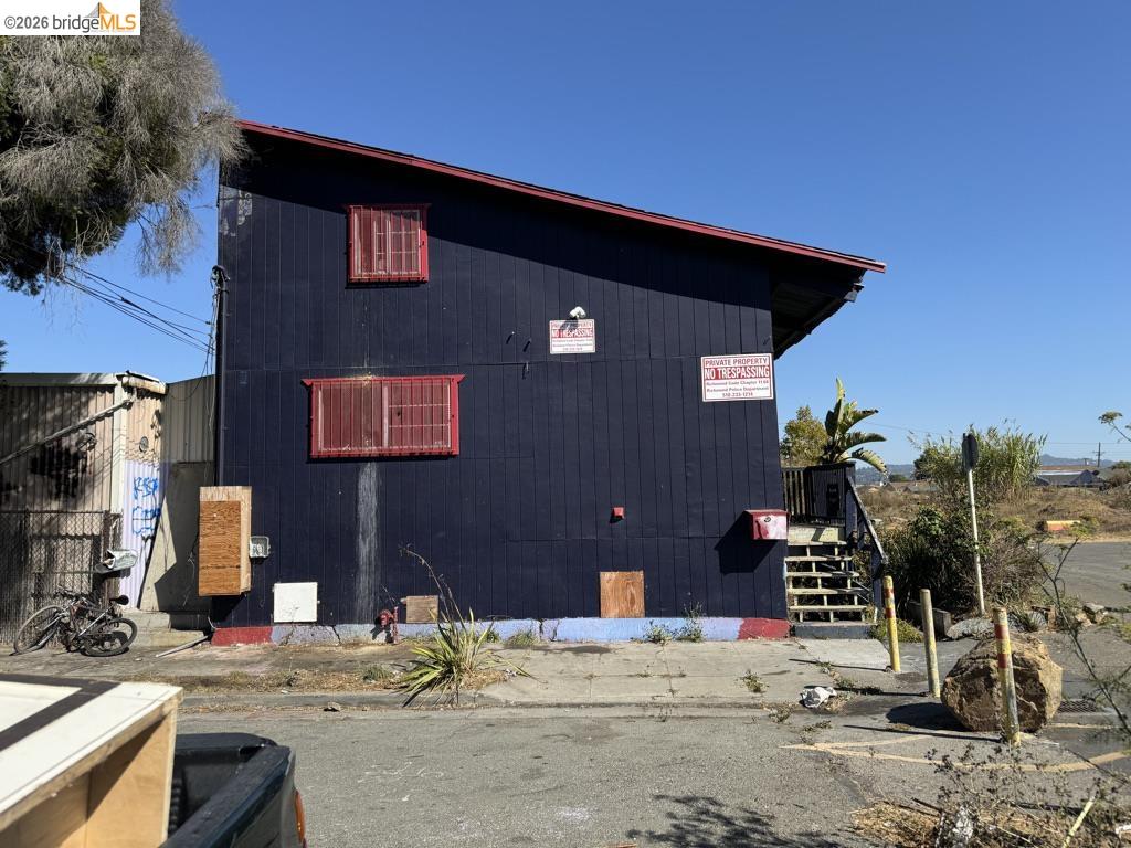4 18th St 1 41145283